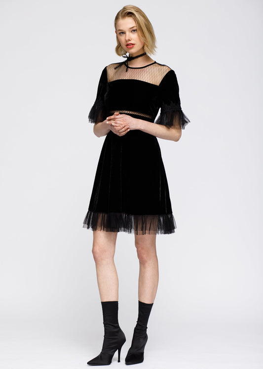 Vestido de mujer de malla con contraste de terciopelo en negro